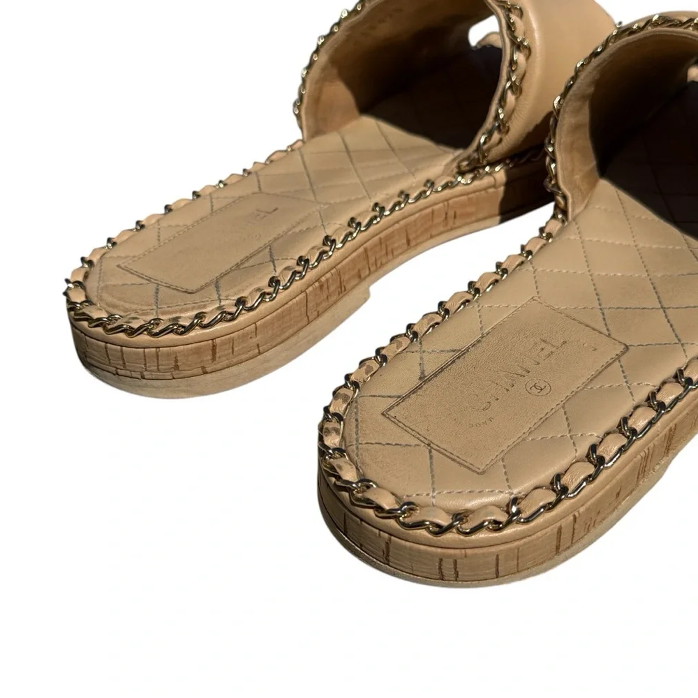 Chanel CC Chain Trim Quilted Slide Sandals Beige Leather Platform Size 41 Italy - Picture 5 of 15